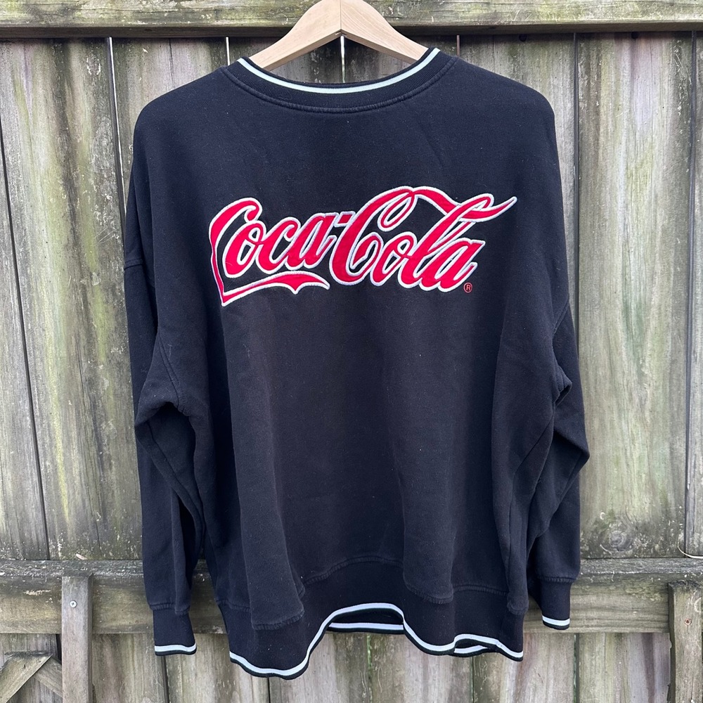 H&M Divided Coca-Cola Black Graphic Logo Sweatshirt Large Striped Trim Sz‎ Large